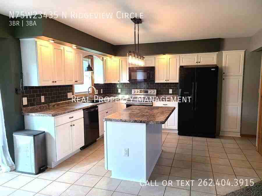 N75W23435 N Ridgeview Cir - Photo 5 of 23