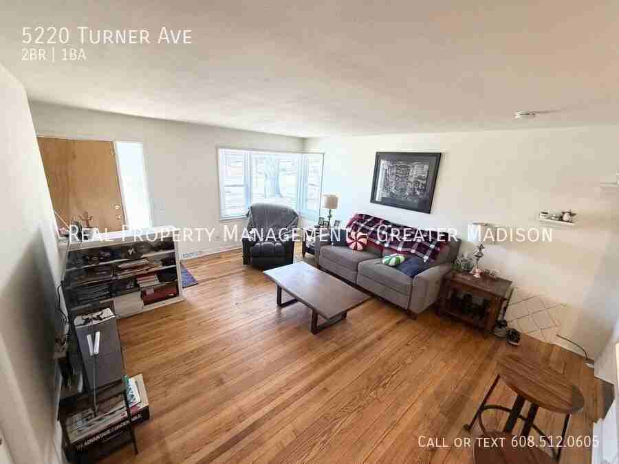 5220 Turner Ave - Photo 3 of 10