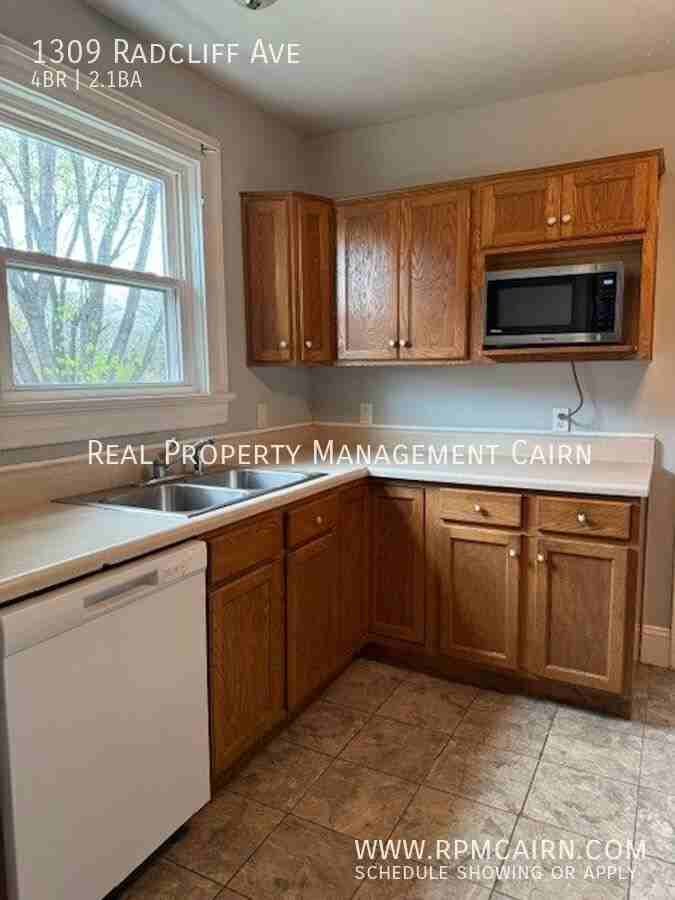 1309 Radcliff Ave - Photo 5 of 15