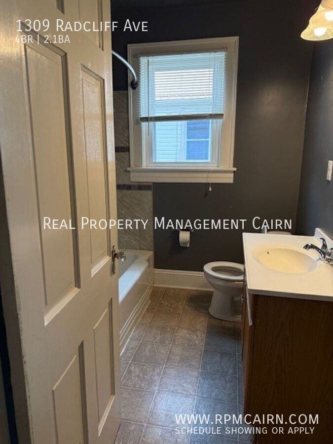 1309 Radcliff Ave - Photo 7 of 15