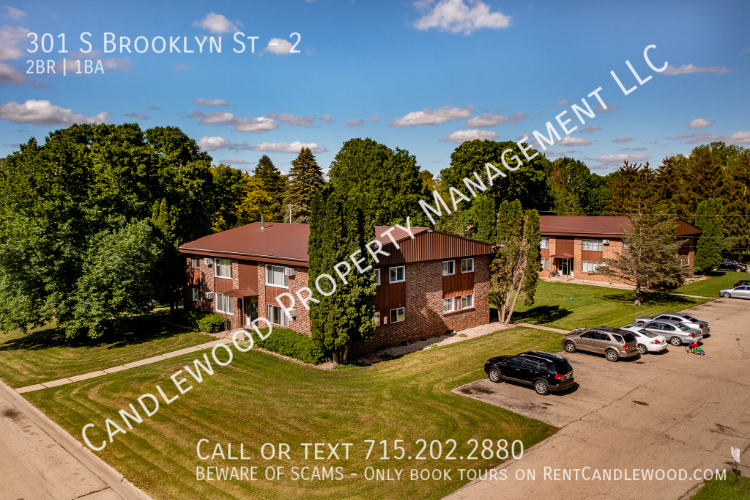 301 S Brooklyn St #2 - Photo 3 of 22