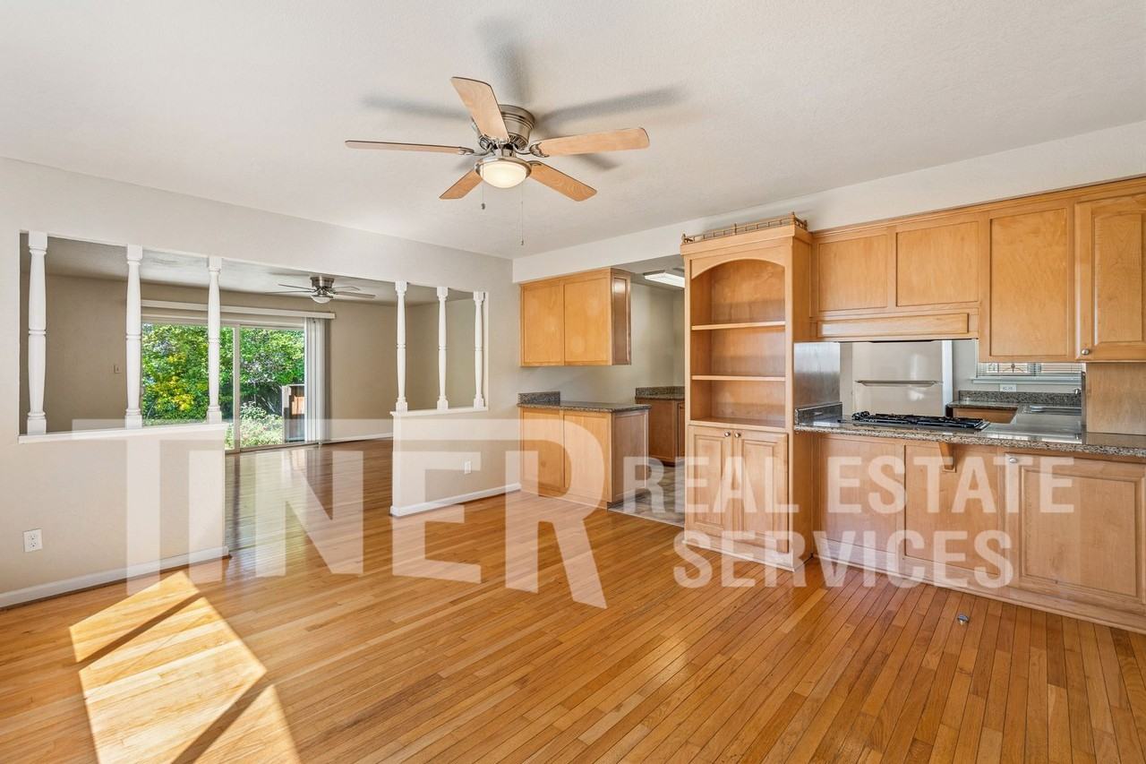 6138 Cherrelyn Way - Photo 4 of 27