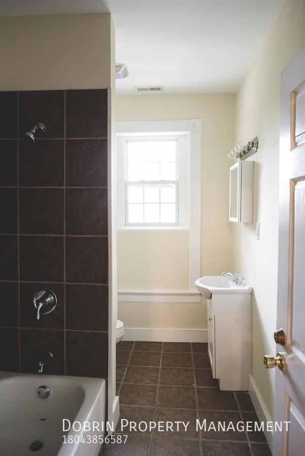 2204 Parkwood Ave - Photo 2 of 14