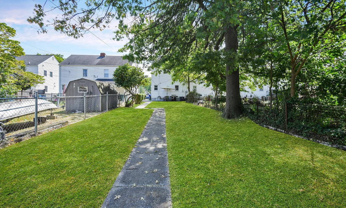 139 Belview Ave #139 - Photo 4 of 19