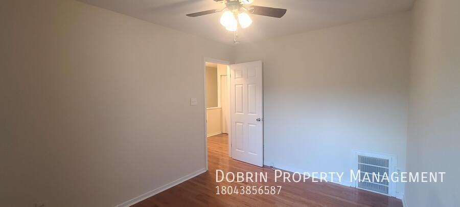 1514 Kemper St - Photo 4 of 28