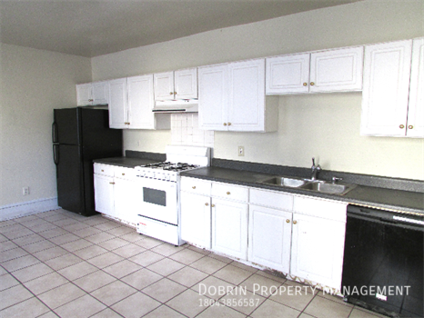 704 W Clay St - Photo 7 of 15