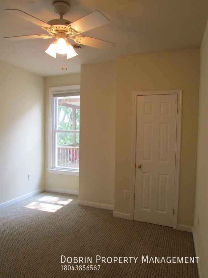 2022 Parkwood Ave - Photo 7 of 14