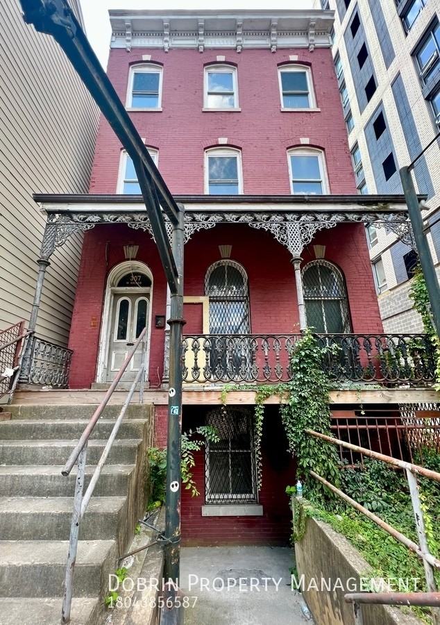 307 W Grace St #1 - Photo 6 of 8