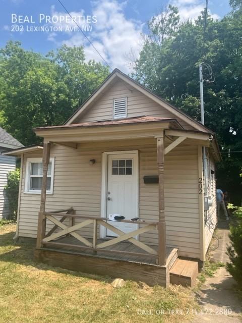 202 Lexington Ave Nw - Photo 2 of 9