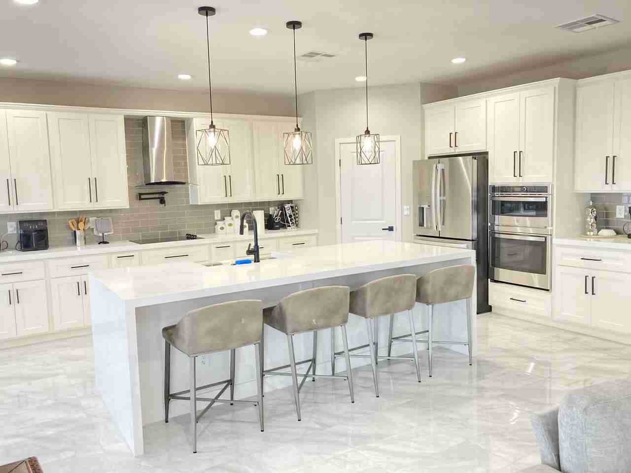 1224 W Howe St #NA - Photo 4 of 16