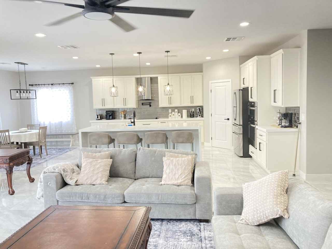 1224 W Howe St #NA - Photo 5 of 16