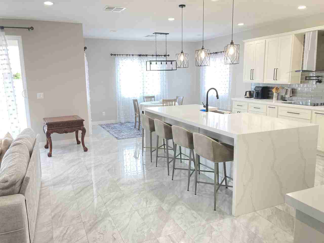 1224 W Howe St #NA - Photo 6 of 16