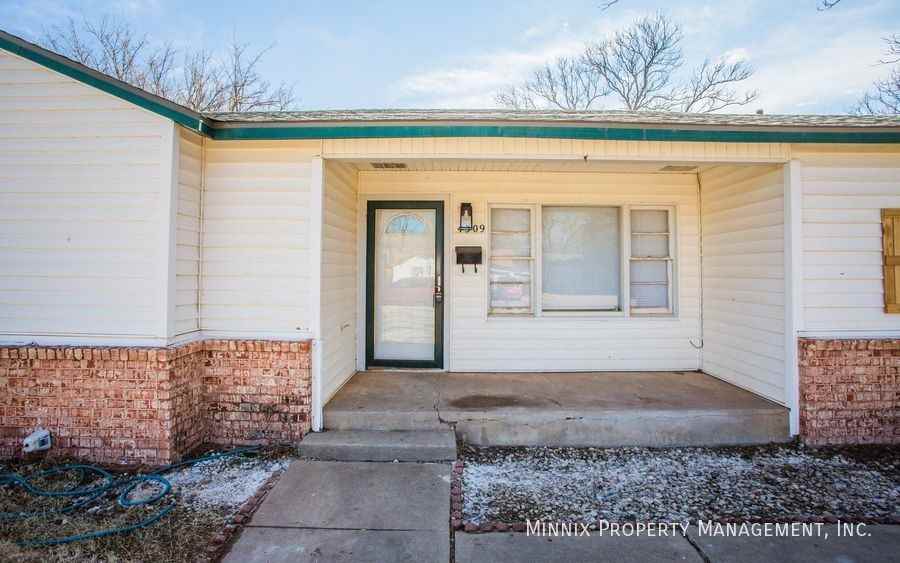 4309 32nd St - Photo 5 of 26