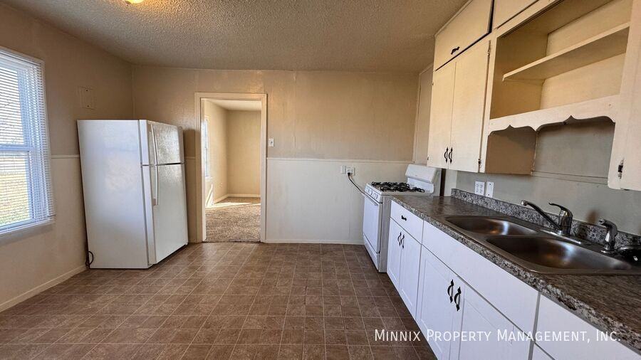 512 39th St - Photo 6 of 18