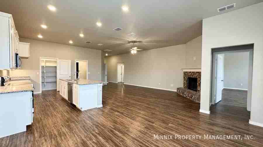 2006 Kenwood Ave - Photo 5 of 43