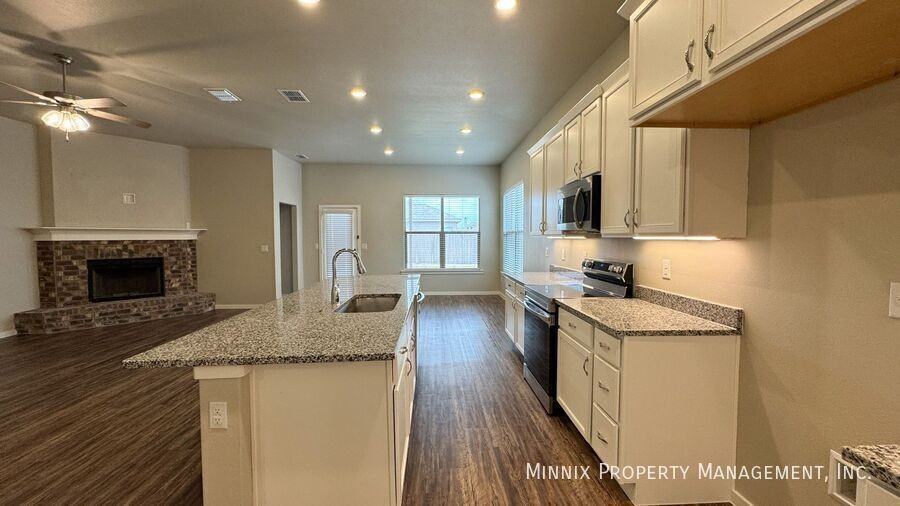 2006 Kenwood Ave - Photo 7 of 43