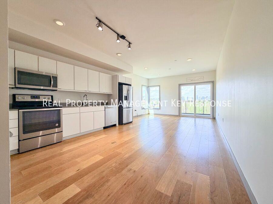 400 Herron Dr #305 - Photo 3 of 17