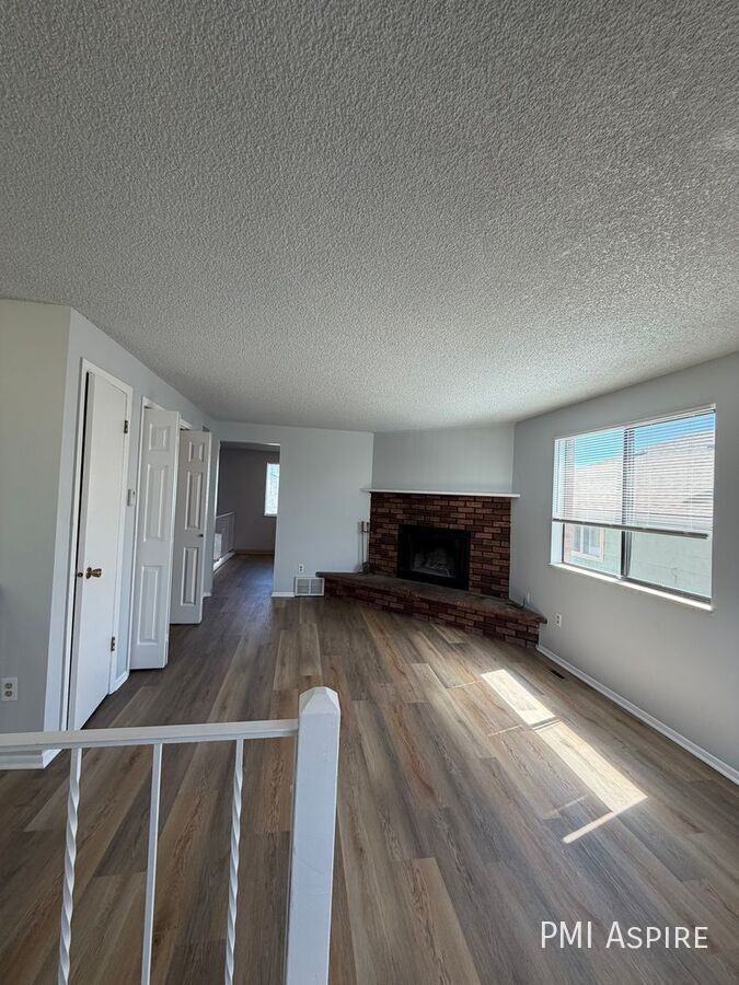 1840 Cambridge Dr #4 - Photo 3 of 14