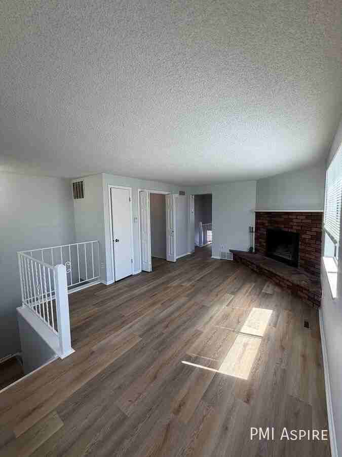 1840 Cambridge Dr #4 - Photo 4 of 14