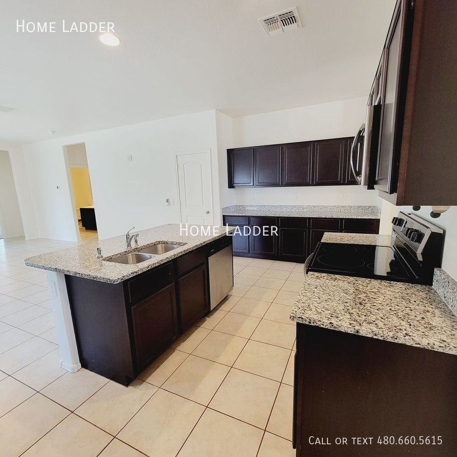 11239 E Sunflower Ct - Photo 4 of 22