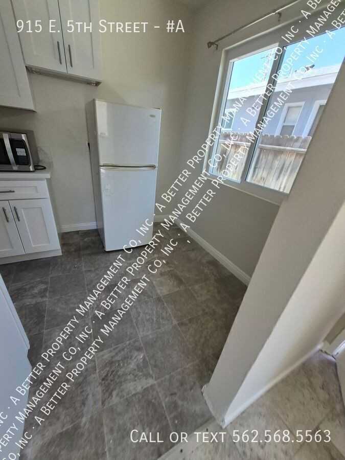 915 E 5th St #A - Photo 3 of 10