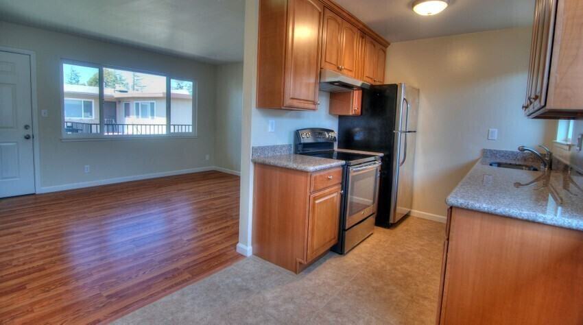 1758 S Grant St #04 - Photo 3 of 12