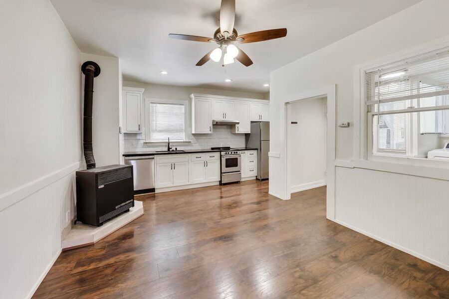 628 Waverley St #B - Photo 4 of 18