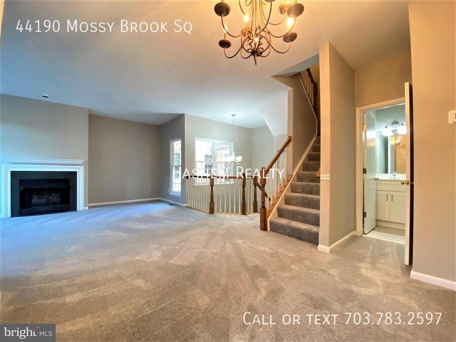 44190 Mossy Brook Sq - Photo 6 of 23