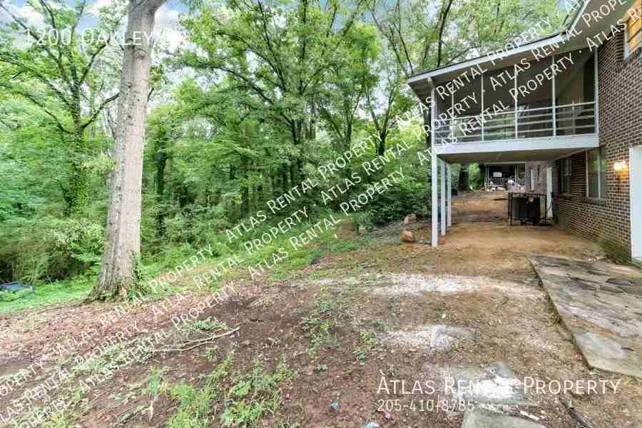 1200 Oakley Dr - Photo 5 of 30