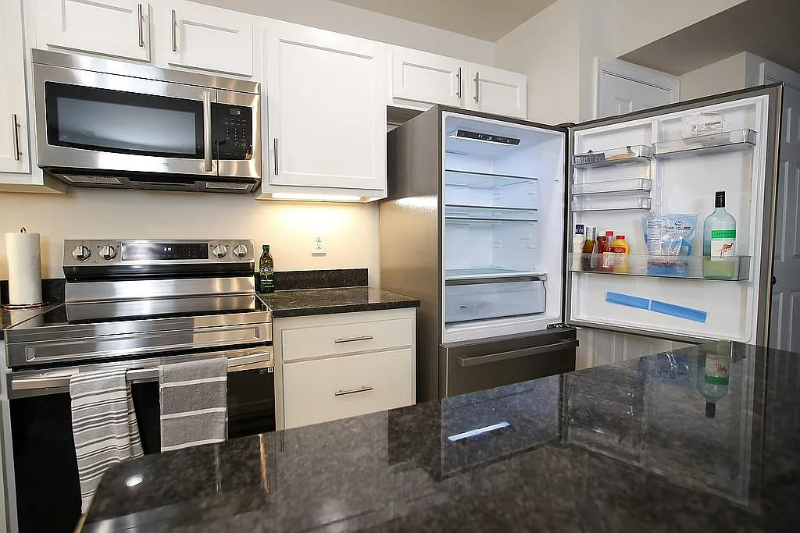 168 S Winchester Ave - Photo 2 of 16