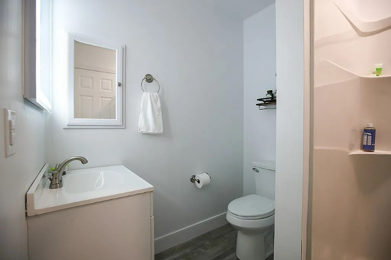 168 S Winchester Ave - Photo 3 of 16