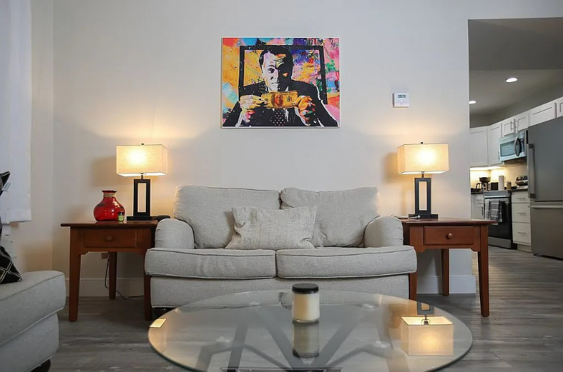 168 S Winchester Ave - Photo 5 of 16