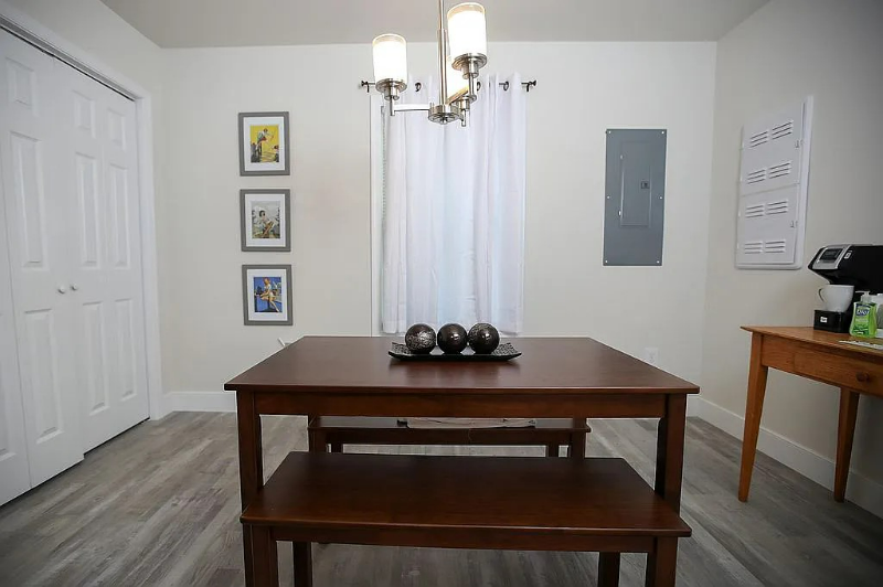 168 S Winchester Ave - Photo 6 of 16