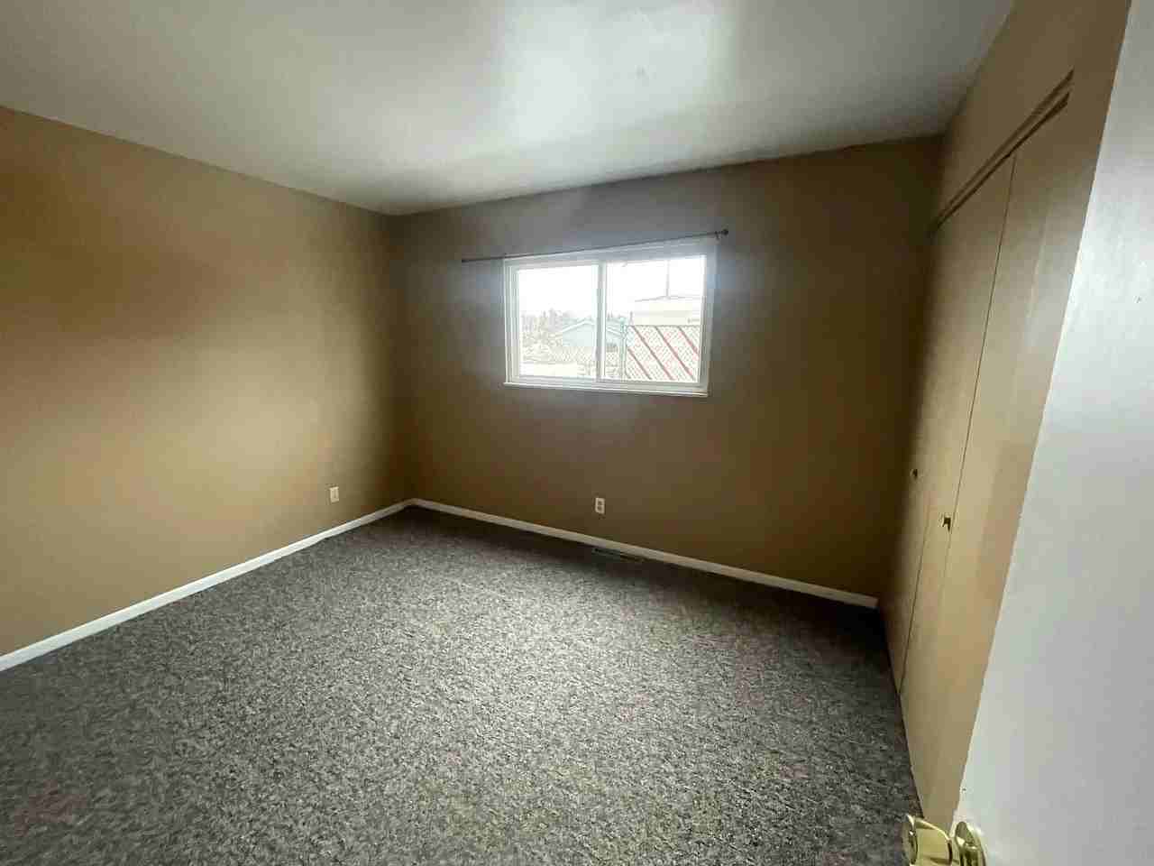 910 Boon St - Photo 7 of 10