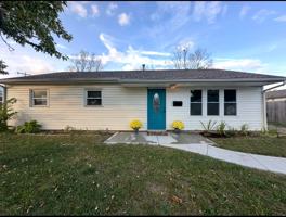 featured image of 11 W Doris Dr