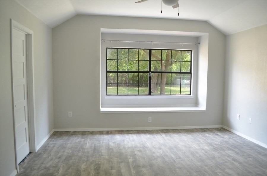 6400 Santos St - Photo 5 of 24