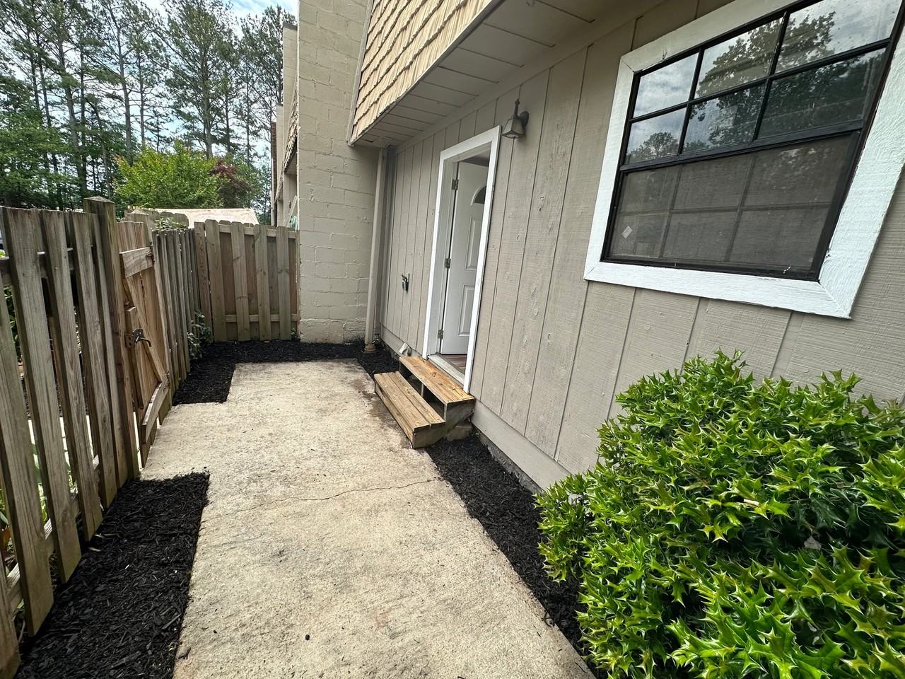 6427 Woodstone Ter - Photo 2 of 23