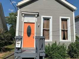 featured image of 831 E Burnett Ave