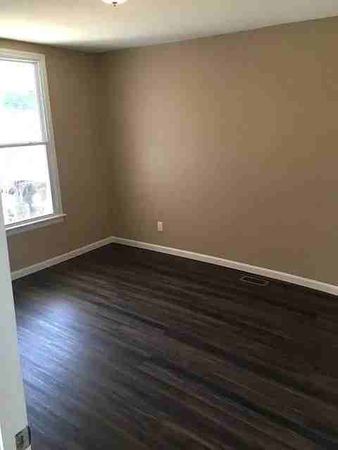 831 E Burnett Ave - Photo 6 of 9