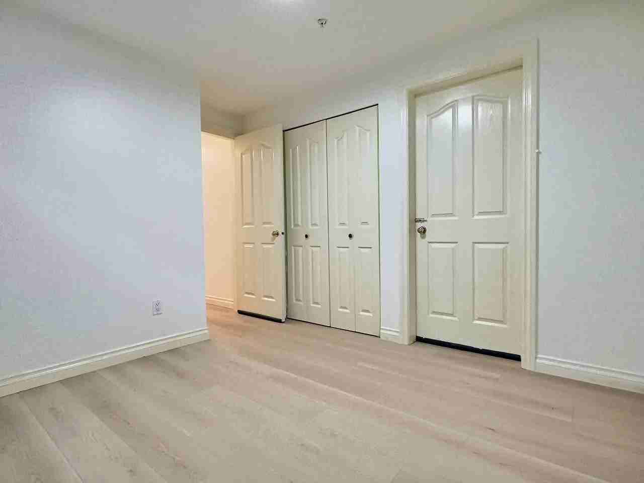 3313 E 43rd Ave - Photo 4 of 5