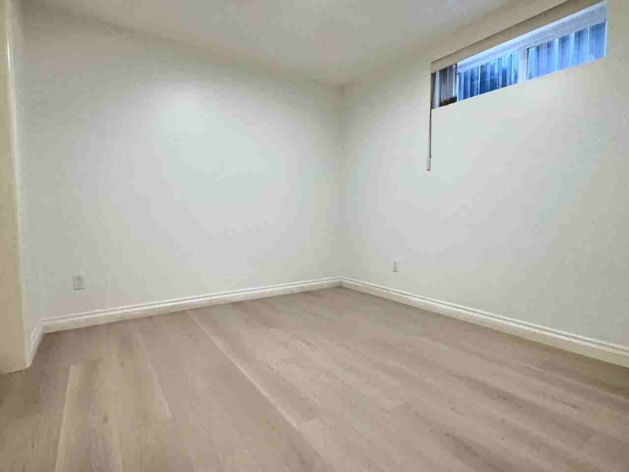 3313 E 43rd Ave - Photo 5 of 5