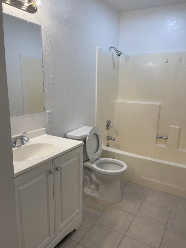 220 W 9th St #411A - Photo 4 of 5