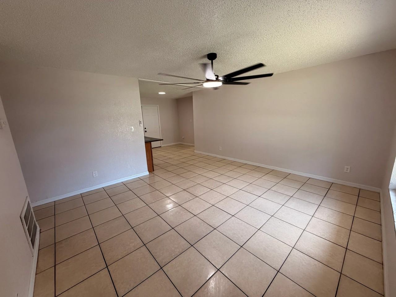 14640 State St - Photo 3 of 15