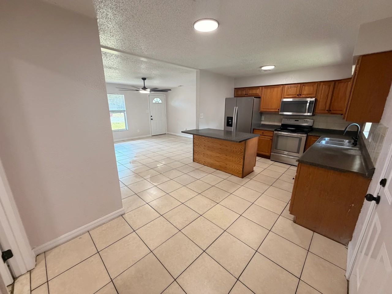 14640 State St - Photo 4 of 15