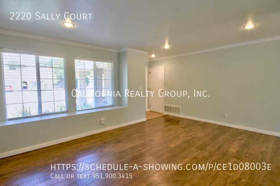 2220 Sally Ct - Photo 3 of 22
