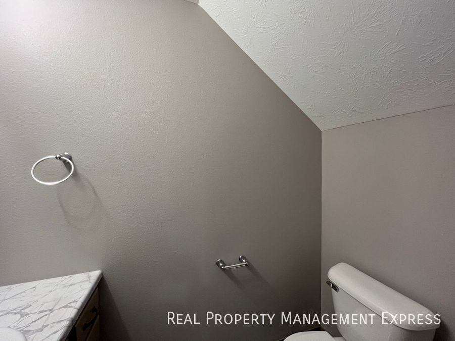 2114 S Ronsiek Ave - Photo 7 of 17