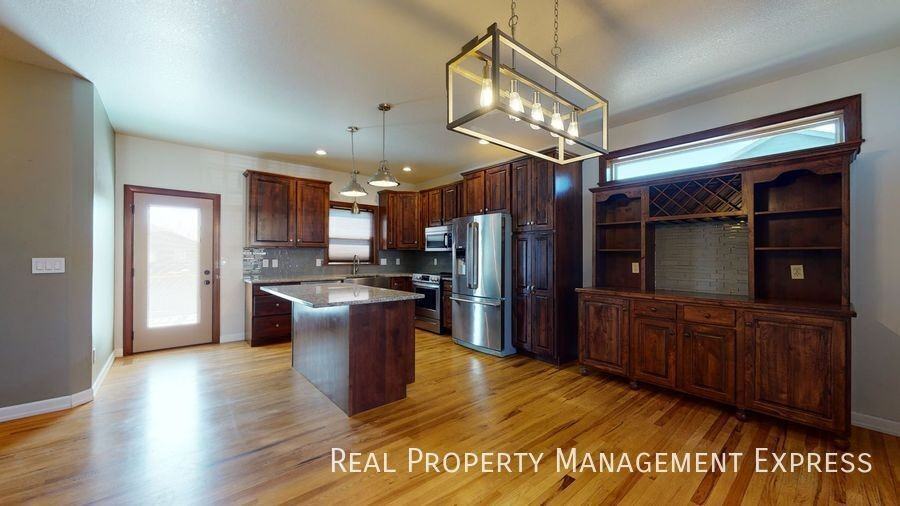 7505 W Legacy St - Photo 2 of 17