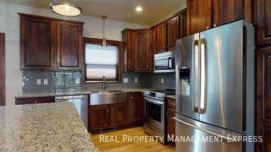 7505 W Legacy St - Photo 3 of 17