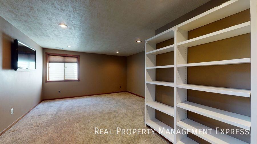 7505 W Legacy St - Photo 7 of 17