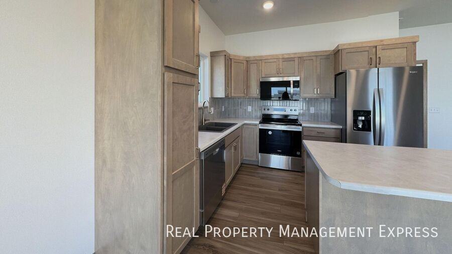 9000 W Jerald Pl - Photo 2 of 24